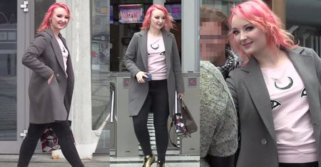 Speszona Red Lipstick Monster promuje się w TVP