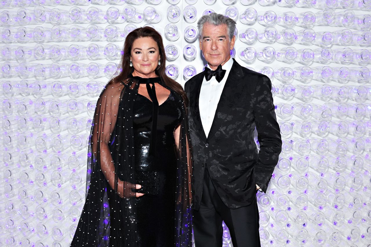 Keely Shaye Smith i Pierce Brosnan podczas Met Gali 2023