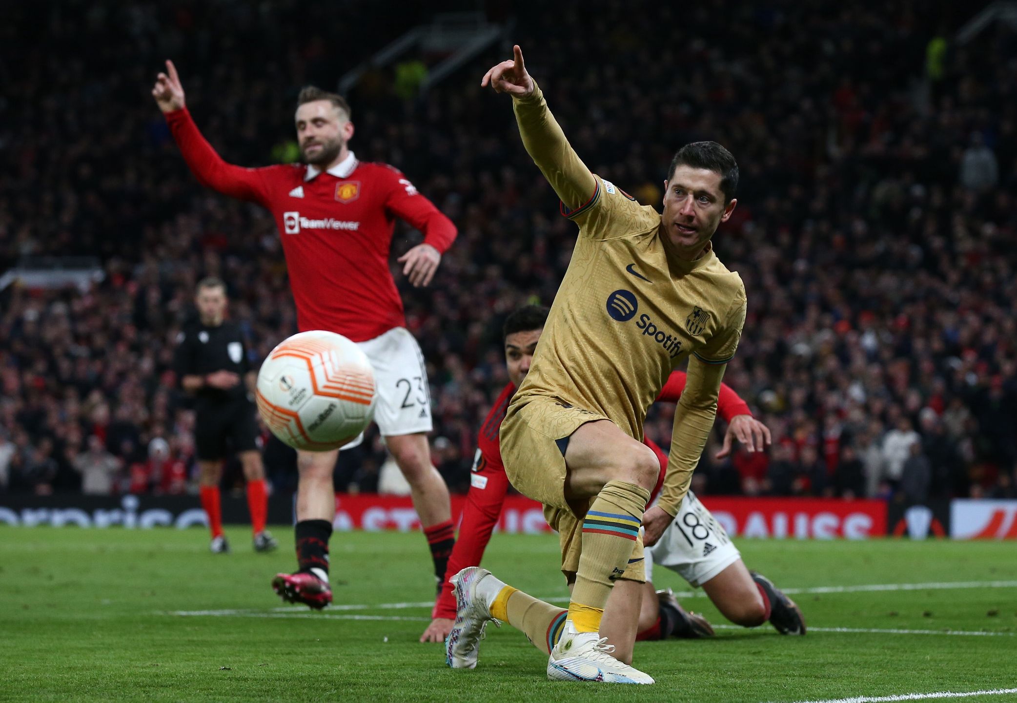 Robert Lewandowski of Barcelona reacts during the UEFA Europa League play-off, 2nd leg match between Manchester United and FC Barcelona in Manchester, Britain, 23 February 2023. Manchester United won 2-1 and knocked Barcelona out of the competition. EPA/Adam Vaughan Dostawca: PAP/EPA.