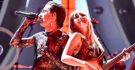 Victoria De Angelis z Maneskin pozuje TOPLESS: "Wolny dzień, cycki na wierzchu"