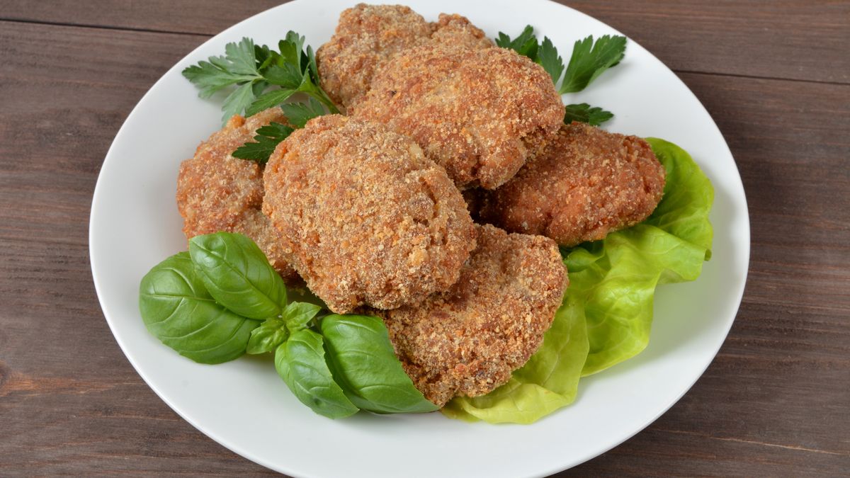 Kotlety z piekarnika. Są zdrowsze i smaczniejsze niż tradycyjne