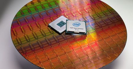 Intel (ponownie) liderem branży układów scalonych
