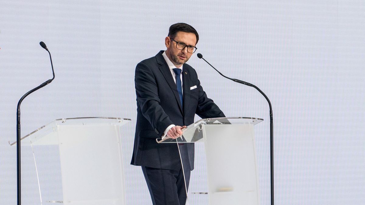 WARSAW, POLAND - 2023/04/17: Daniel Obajtek, the President and CEO of the Polish Oil Company ORLEN speaks during the press conference in Warsaw. Daniel Obajtek, the President and CEO of the Polish Oil Company ORLEN, announced the details of the planned investments in Small Modular Reactors (SMR) for Poland. For this purpose, the company Orlen Synthos Green Energy (OSGE) was established, supported by the Polish billionaire - Michal Solowow. OSGE will buy reactors from US-based GE Hitachi. (Photo by Attila Husejnow/SOPA Images/LightRocket via Getty Images)