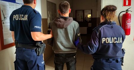 Ukradł z samochodu ogromną kwotę i od razu poszedł na zakupy