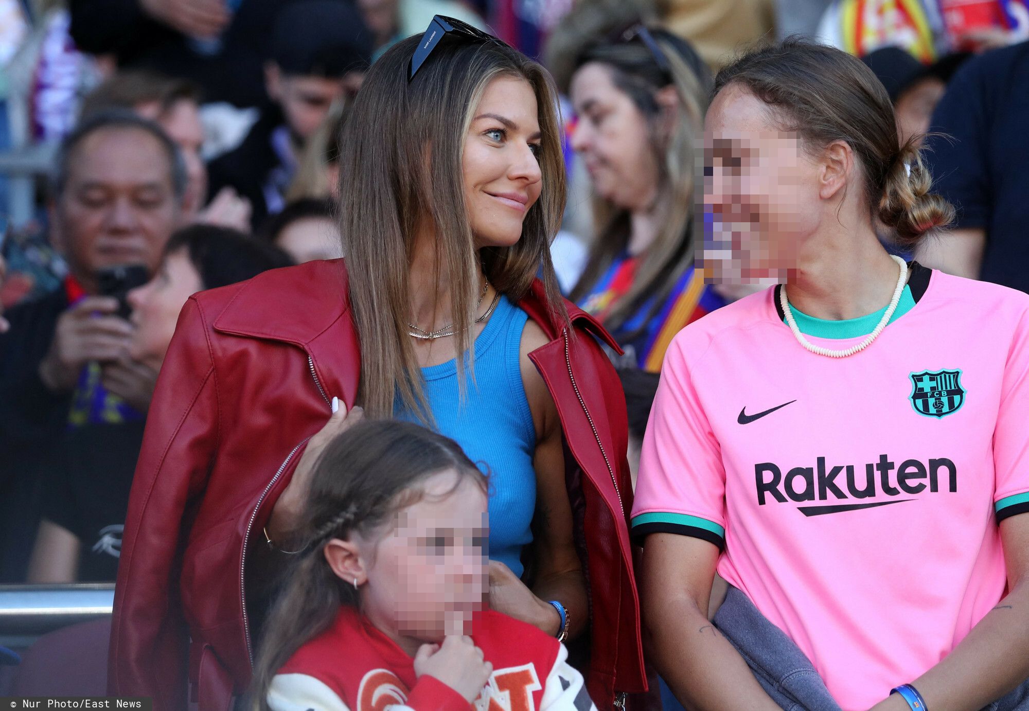 Anna Lewandowska z Klarą na meczu