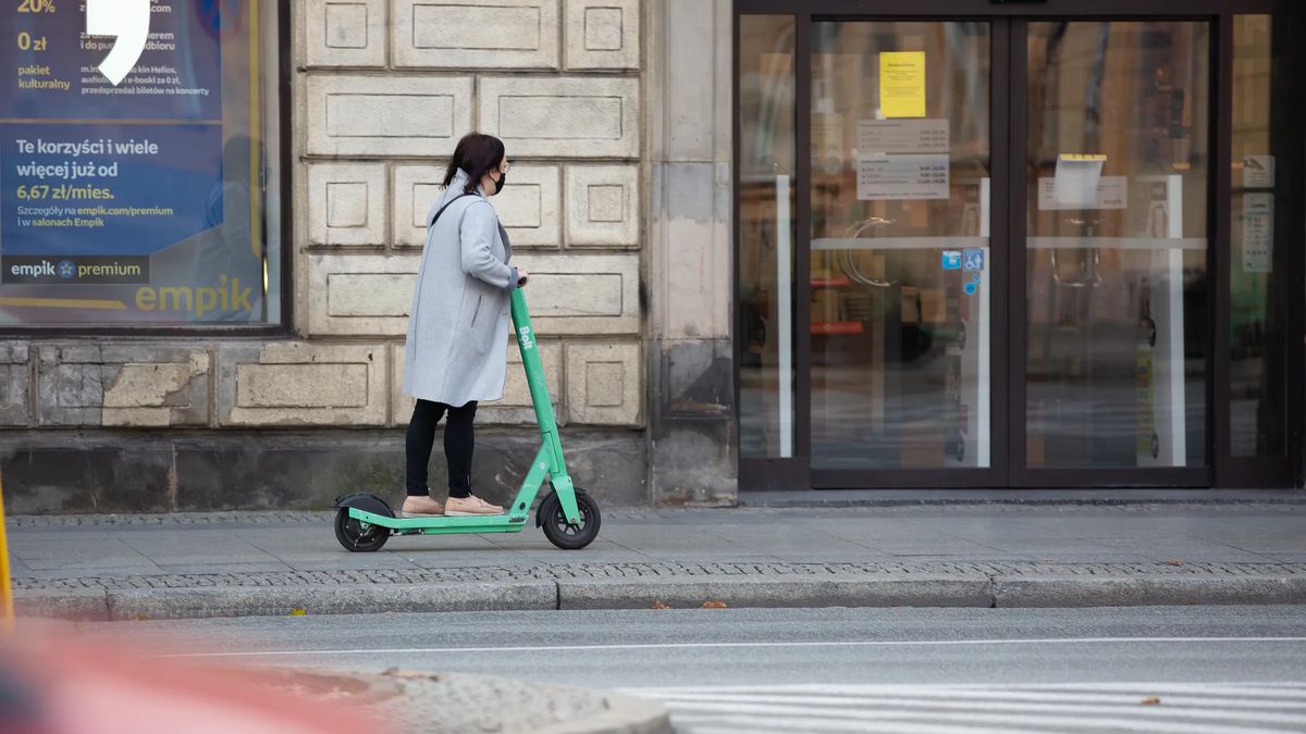 Nowe przepisy o hulajnogach elektrycznych wkrótce wejdą w życie. Oto, co się zmieni