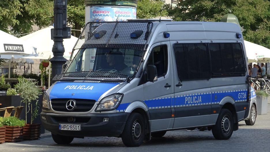 Interwencja policji zakończyła się przykro dla czwórki 14-15 latków. Dzieci były przekonane, że policja nie może im nic zrobić i znieważyły mundurowych 