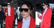 Uczepiona gigantycznego parasola Victoria Beckham zamienia nowojorskie ulice w paryski wybieg
