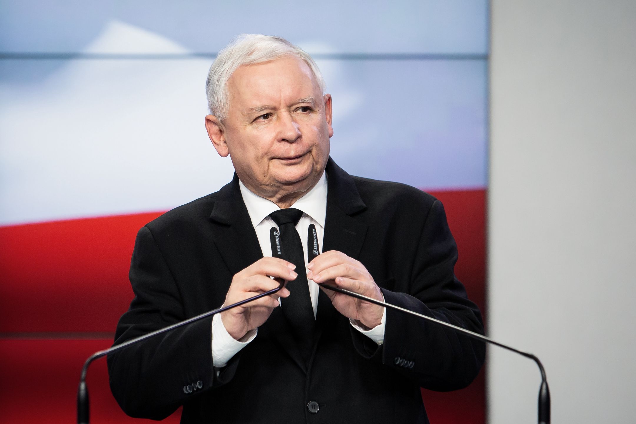 Sąd kazał Jarosławowi Kaczyńskiemu przeprosić Radosława Sikorskiego