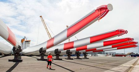 Kraje wydają biliony. Zbliża się boom wiatrakowy. Jest jeden problem