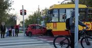 Warszawa: Zderzenie tramwaju z autem. Jedna osoba ranna