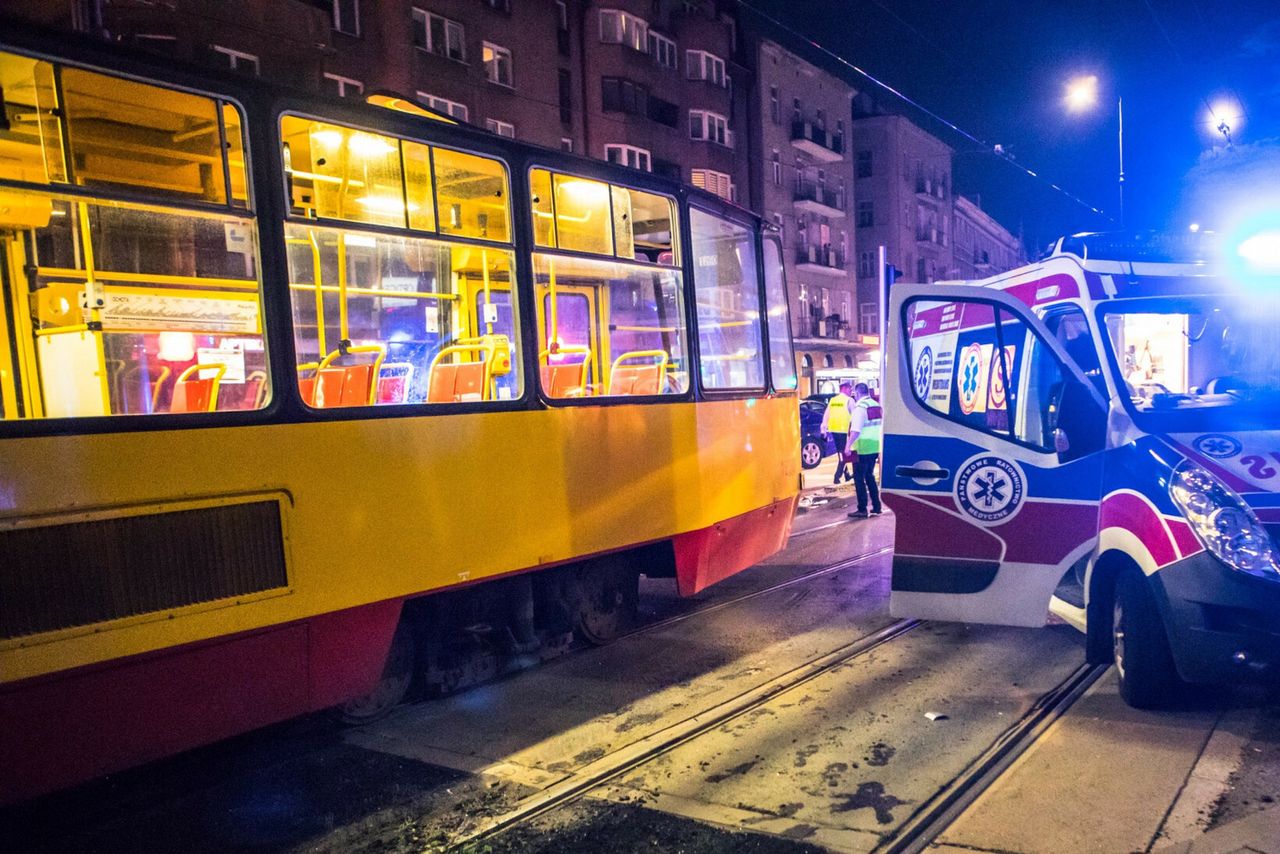 Tragedia w Warszawie. Mężczyzna wpadł pod tramwaj