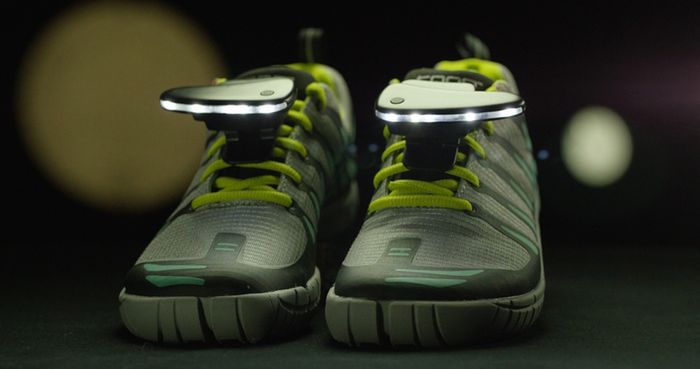 Latarki dla butów. Night Runner oświetli drogę biegaczom 2