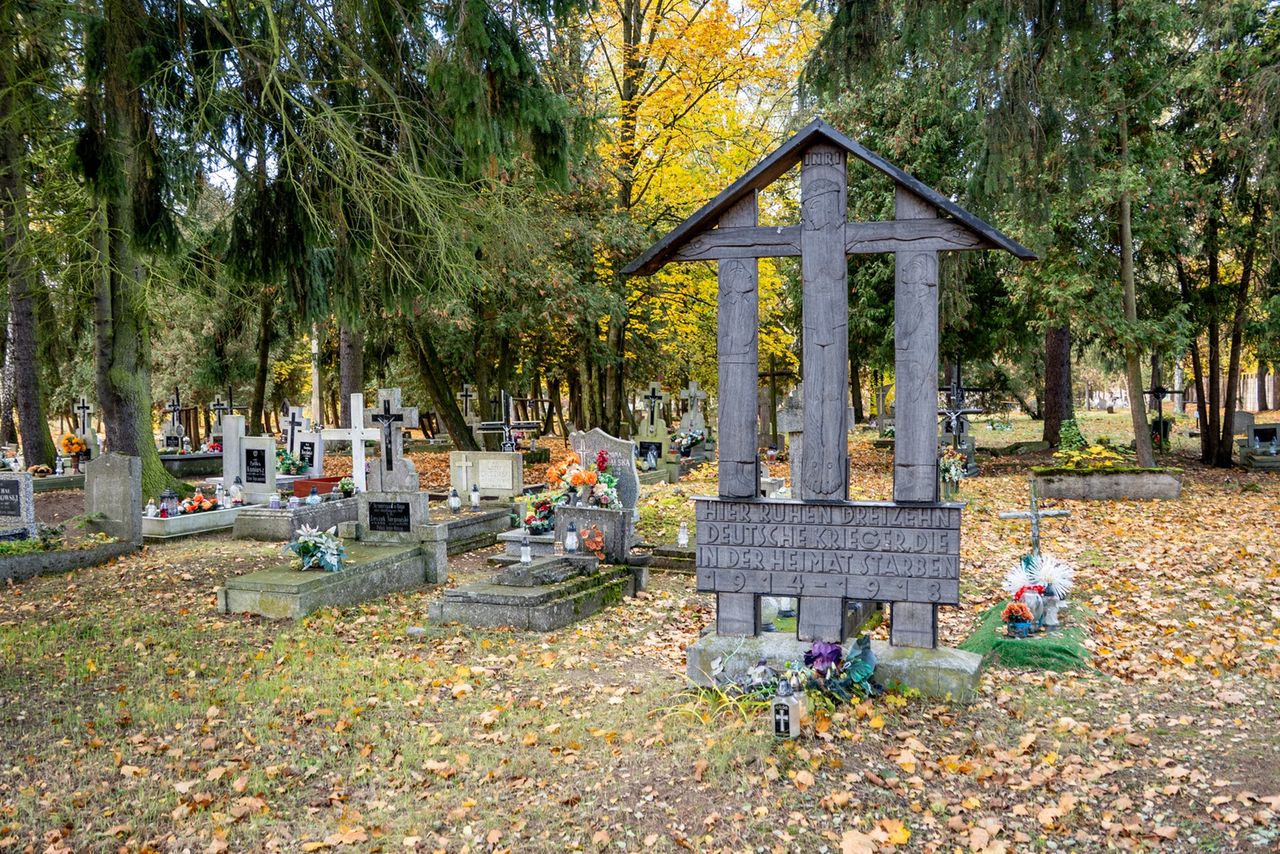Piła: Zapomniany cmentarz skrywa niezwykłe historie