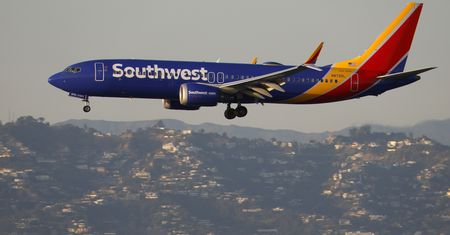 Nieoczekiwane zdarzenie podczas startu samolotu. Boeing musiał wrócić