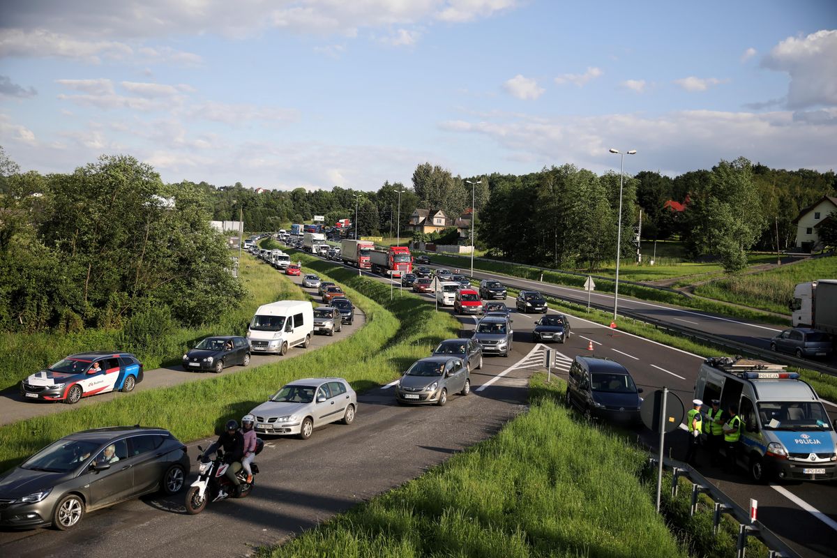 zakopianka, kładka, piesi, ruch drogowy Zamkną w nocy Zakopiankę na dwie godziny. Trzeba wybudować kładkę