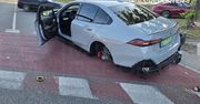 Warszawa: Wjechali na czerwonym. Uderzyli w nowe elektryczne BMW