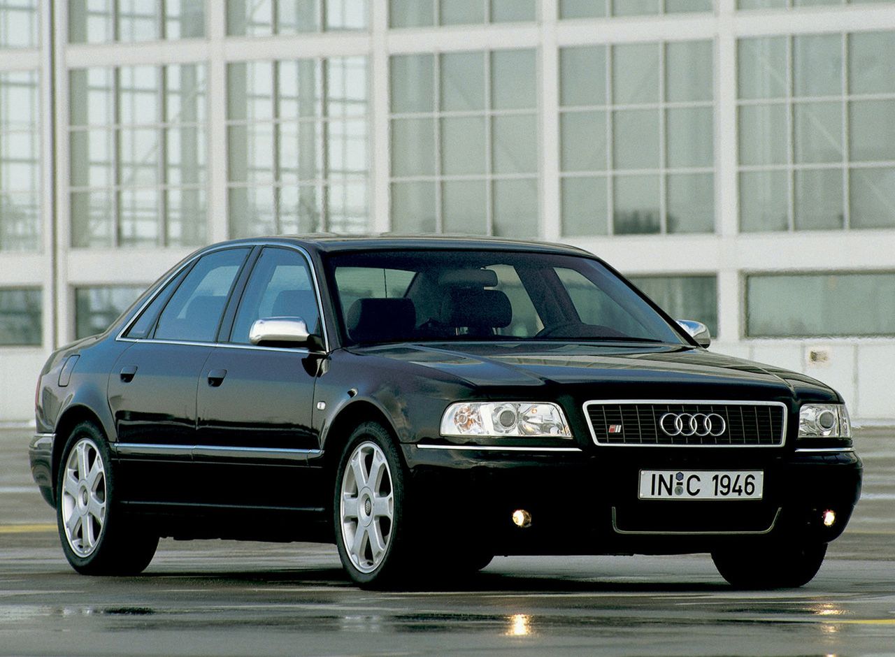 Audi S8 D2