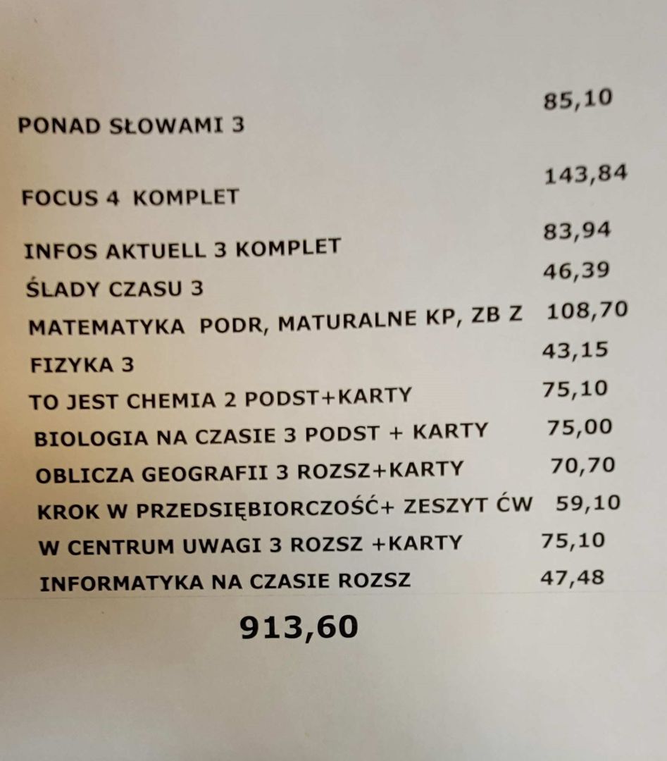 Podręczniki do trzeciej klasy liceum dla jednego ucznia to koszt ok. 900 zł 