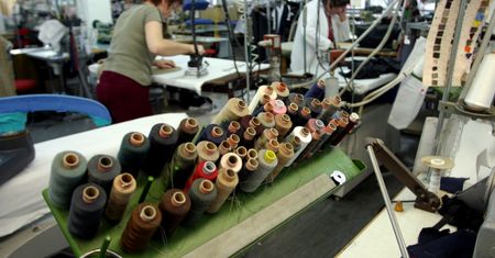 Levi Strauss zamyka fabrykę po 30 latach. Jest porozumienie ws. odpraw