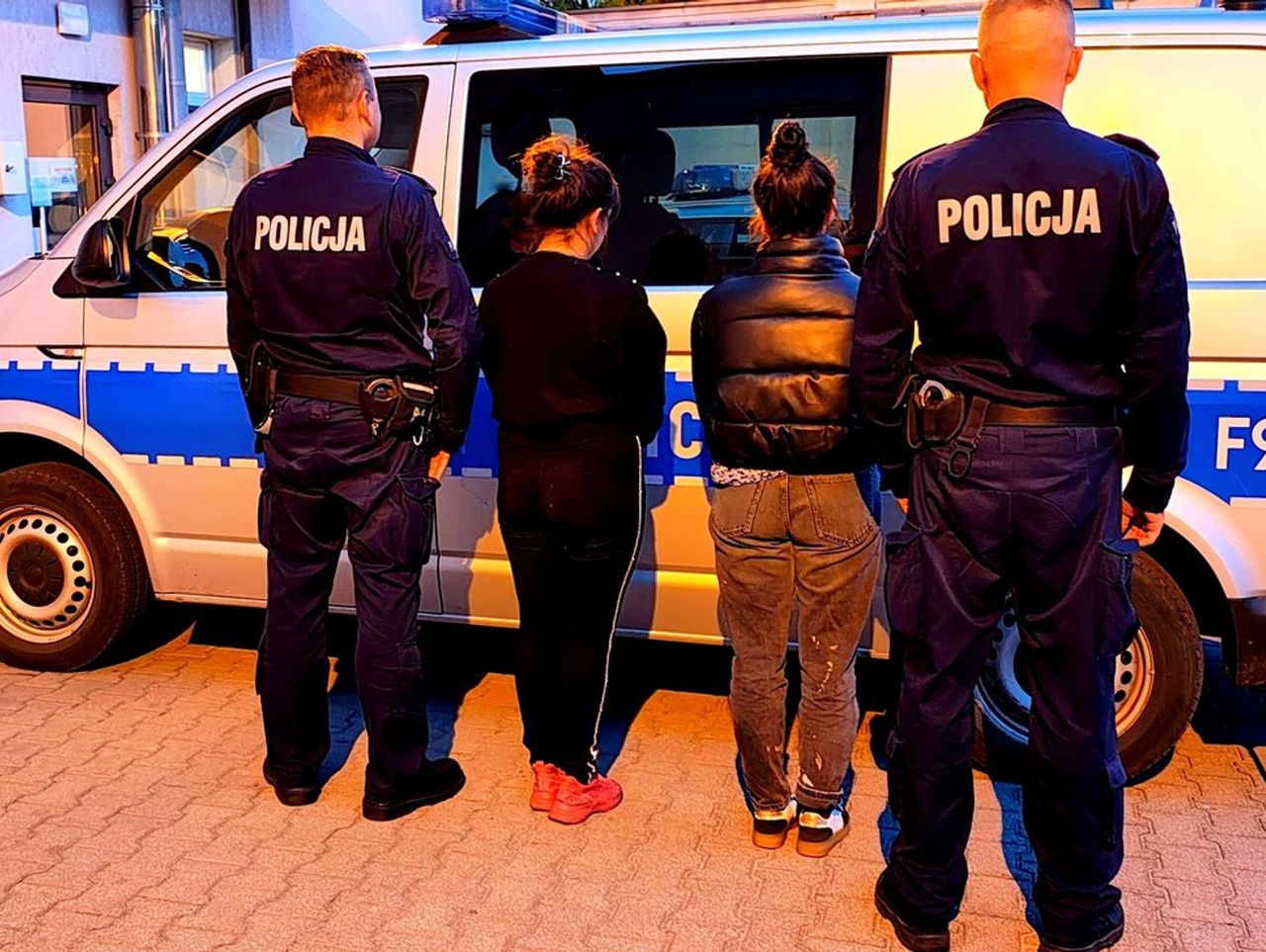 Rawa Mazowiecka: Żebraczki zapukały do policjantki. Zostały ukarane