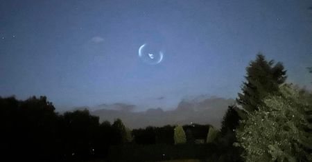 Tajemniczy obiekt ze świetlistą aureolą na nocnym niebie nad Lublinem. Co to było? Zdjęcia naszych Czytelników