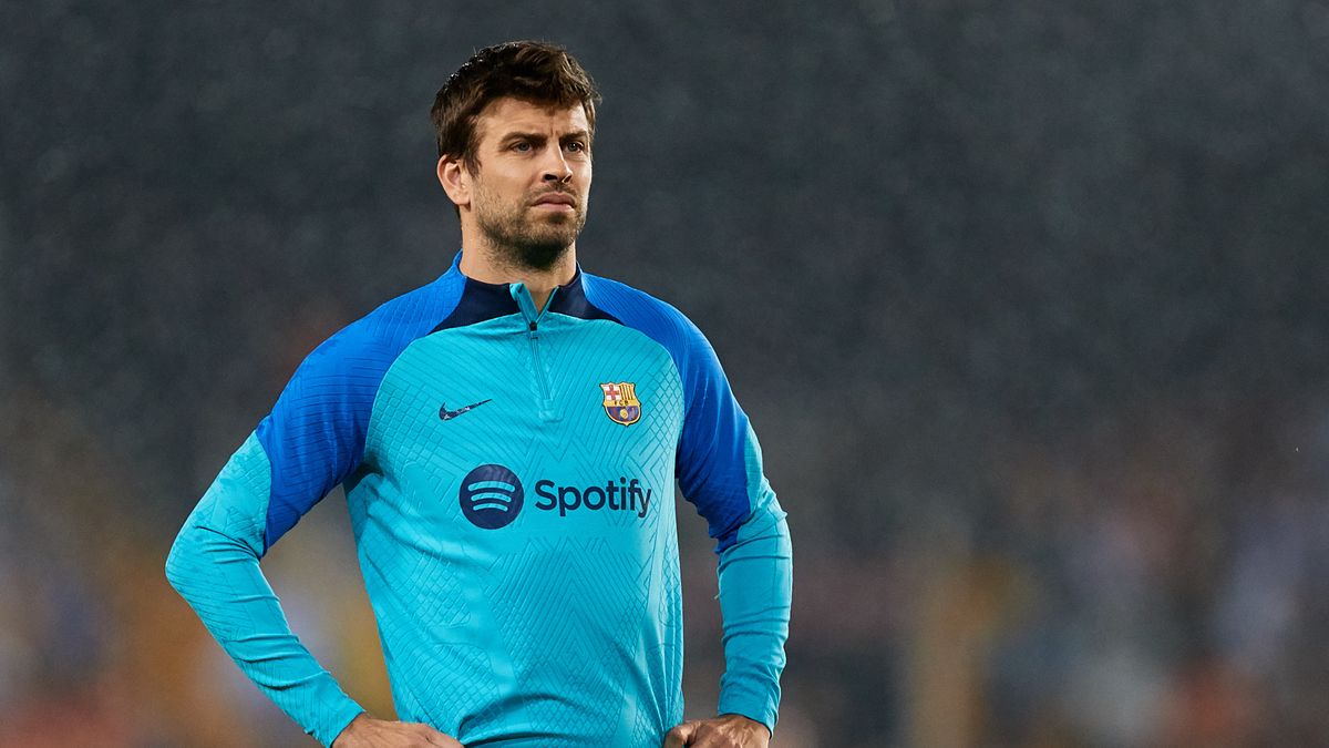 Gerard Pique of FC Barcelona looks on prior to the LaLiga Santander match between Valencia CF and FC Barcelona at Mestalla stadium, October 29, 2022, Valencia, Spain. (Photo by David Aliaga/NurPhoto via Getty Images)