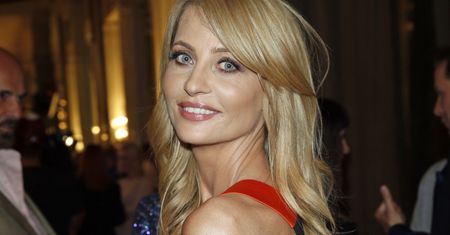 Kręglicka ma 55 lat i ciało modelki. Pokazała się fanom w samej bluzie