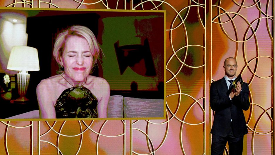 Gillian Anderson dowiaduje się o wygranej