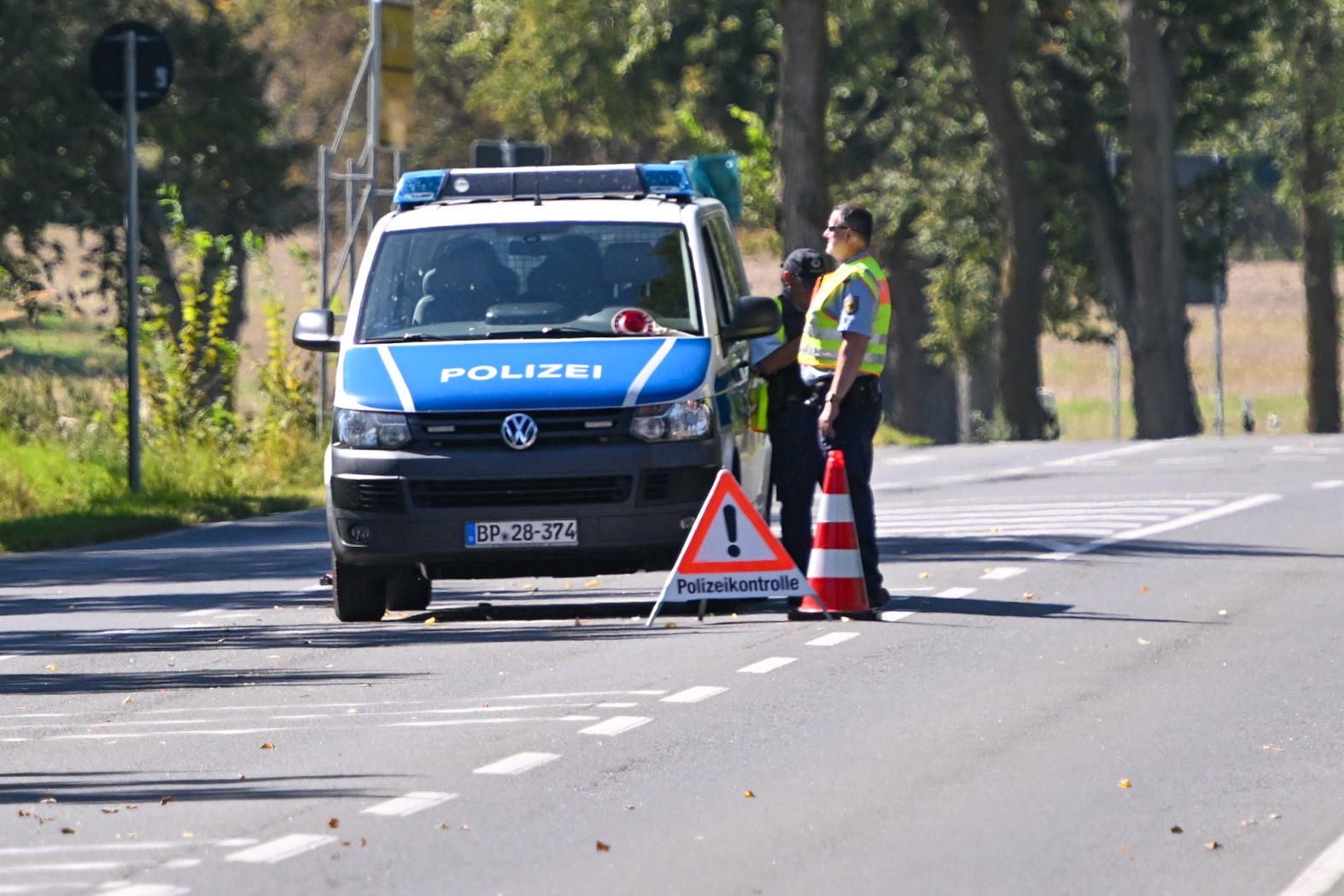 Wypadek BMW w Paderborn – pięcioro nastolatków w stanie krytycznym