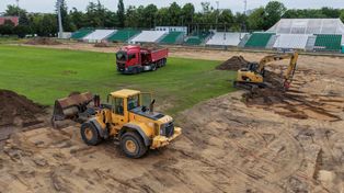 Piłkarskie serce Wildy przechodzi metamorfozę. Wielka modernizacja stadionu Warty