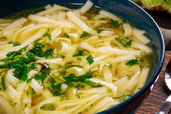 Jedz te produkty podczas mrozów. Ogrzeją cię i zwiększą odporność