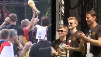Niemcy tańczą prezentując Puchar Mistrzów!