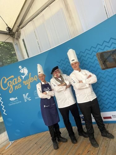 Brzostowo, uczniowie