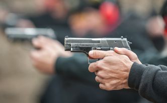 Będą uczyć w szkołach strzelania z broni krótkiej i długiej. MON szykuje zmiany
