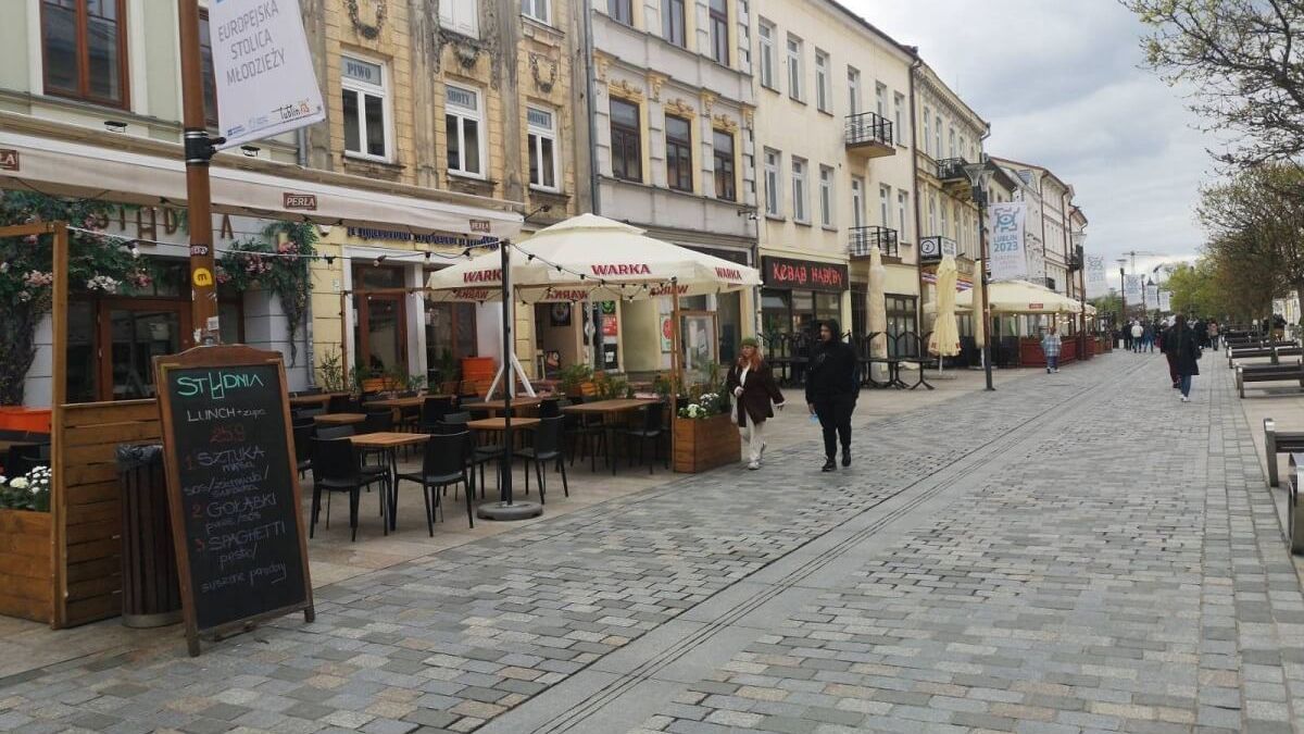 Ogródki gastronomiczne na deptaku w Lublinie