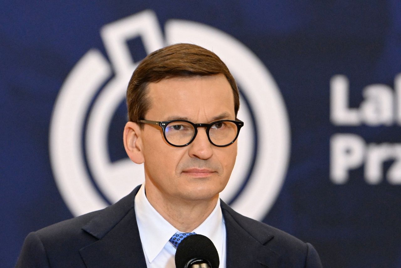 Mateusz Morawiecki na konferencji prasowej w Nowej Sarzynie 