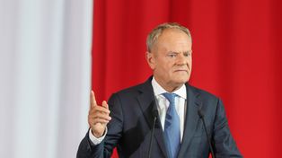 Tusk z apelem do uczniów. "Nie ulegnijcie trendowi"