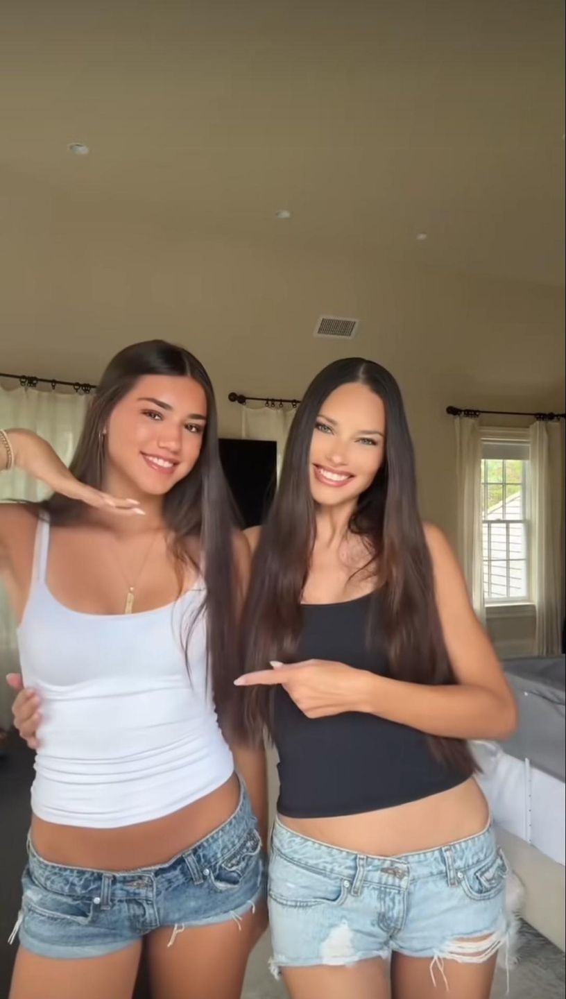 Adriana Lima z córką