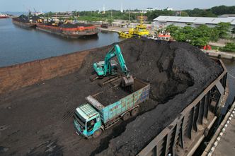 Na potęgę kupują ropę i węgiel z Rosji. Pod samym nosem Amerykanów