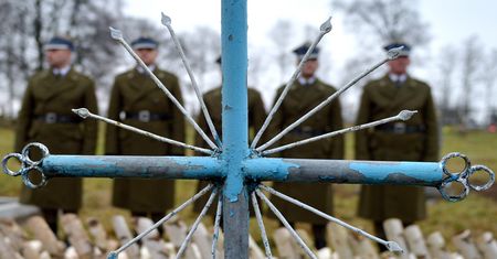 Pochówek polskich żołnierzy w Mościskach na Ukrainie. Polegli w obronie Lwowa