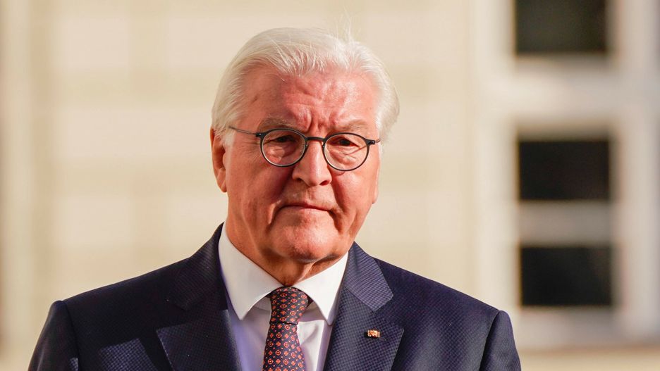 Hiszpa?ska para kr�lewska z wizyt? w Niemczech
Besuch von K�nig Felipe VI. und K�nigin Letizia von Spanien am 17. Oktober 2022 im Schloss Bellevue in Berlin. Im Bild: Frank-Walter Steinmeier, Bundespr�sident Schloss Bellevue Berlin *** Visit of King Felipe VI and Queen Letizia of Spain on 17 October 2022 at Bellevue Palace in Berlin In picture Frank Walter Steinmeier, Federal President Bellevue Palace Berlin Copyright: xFotostandx/xReuhlx
IMAGO/Fotostand / Reuhl
