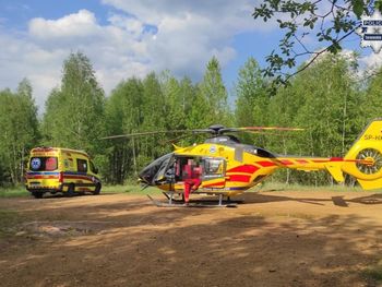 Tarnowskie Góry: Dramat na terenie dawnej kopalni. Nieprzytomny 13-latek zabrany przez śmigłowiec LPR