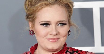 Czy Adele wybrała już projektanta swojej sukni ślubnej?