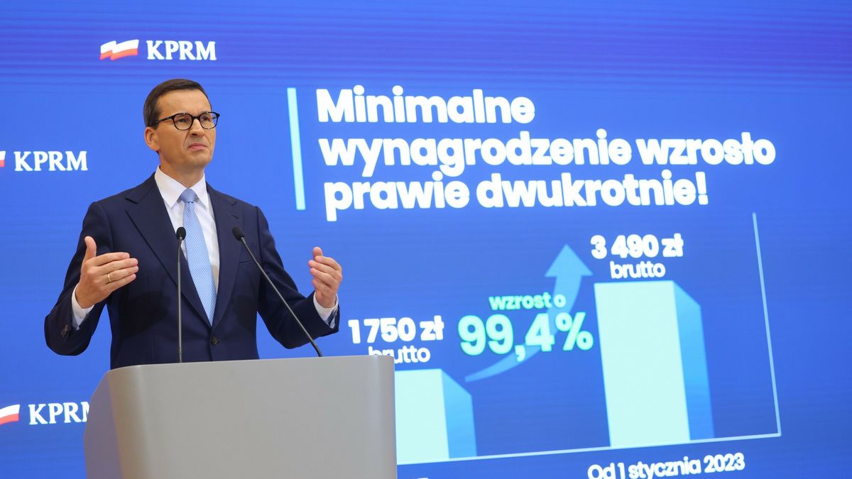 Mateusz Morawiecki ogłosił wzrost płacy minimalnej fot. Jacek Dominski/REPORTER
