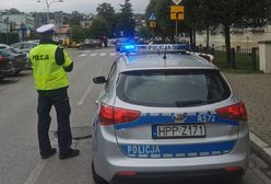 Zajechał BMW pod szkołę. Wydmuchał 2 promile