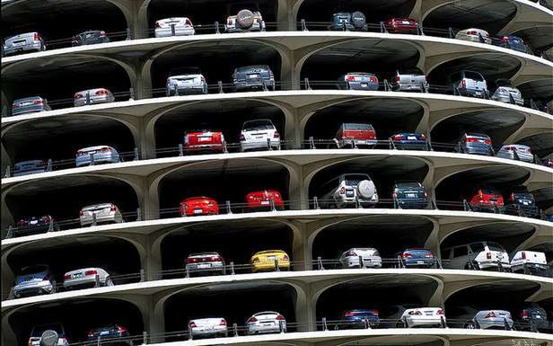 Parking jest jak twardy dysk - nawet największy da się zapchać (Fot. Flickr/swanksalot/Lic. CC by-sa)