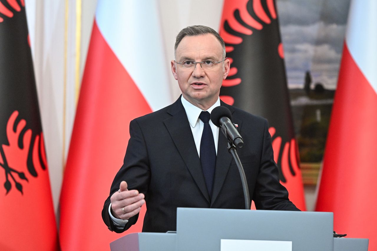 Prezydent RP Andrzej Duda na wspólnej konferencji prasowej prezydentem Republiki Albanii w Belwederze w Warszawie