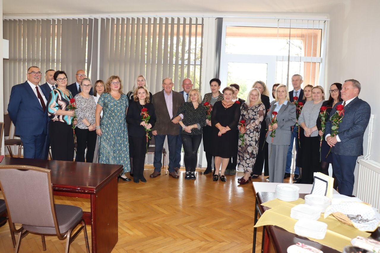 Łęczyca: Dzień Nauczyciela. Ci nauczyciele i dyrektorzy otrzymali nagrody burmistrza