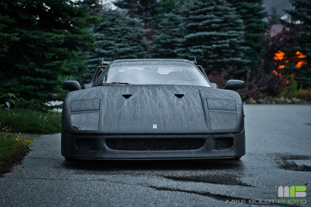 Czarne jak noc Ferrari F40